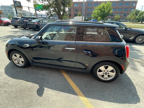 Used 2018 MINI Cooper 2-Door Hardtop image 9