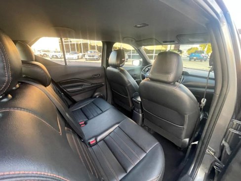 Used 2019 Nissan Kicks SR w/ SR Premium Package image 10