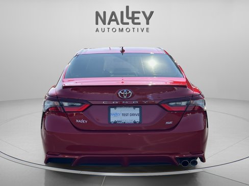 Used 2023 Toyota Camry SE image 4