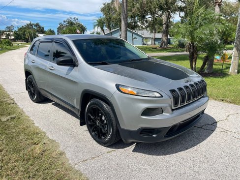 Used 2014 Jeep Cherokee Sport image 12