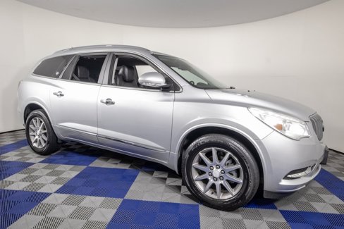 Used 2017 Buick Enclave Leather image 3