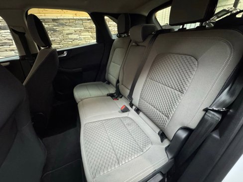 Used 2020 Ford Escape SE image 30