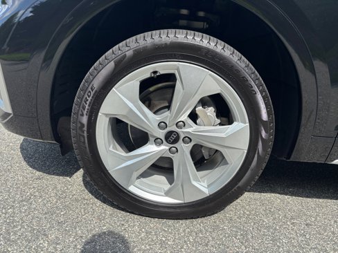 Certified 2025 Audi Q5 2.0T Premium Plus image 27