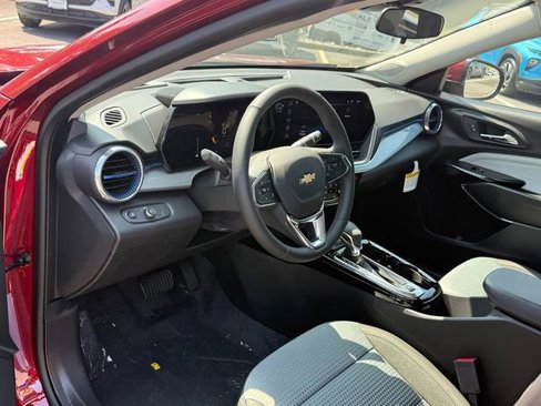 New 2025 Chevrolet Trax LT w/ Driver Confidence Package image 3