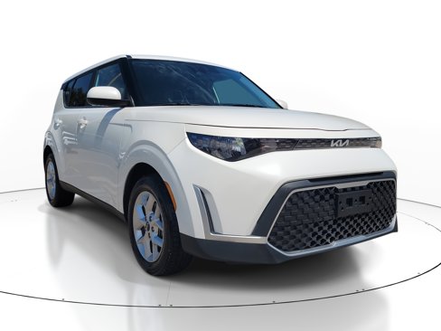 Used 2023 Kia Soul S image 2