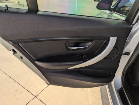 Used 2015 BMW 320i Sedan image 15