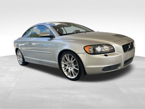 Used 2007 Volvo C70 T5 image 2