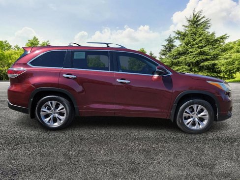 Used 2015 Toyota Highlander LE image 8