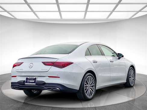 Used 2024 Mercedes-Benz CLA 250 4MATIC image 4