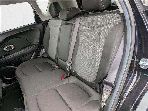 Used 2017 Kia Soul + image 15