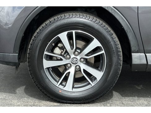 Used 2018 Toyota RAV4 XLE image 31