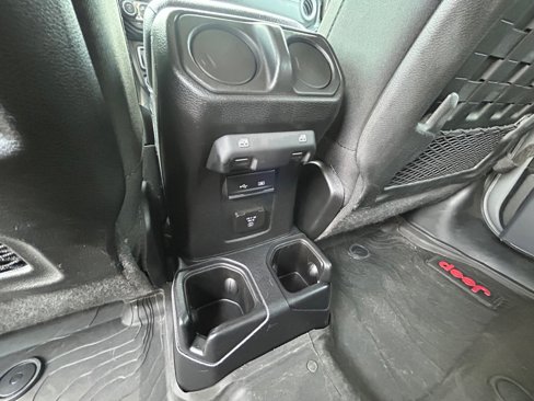 Used 2020 Jeep Wrangler Unlimited Rubicon w/ Quick Order Package 28Y Recon image 23