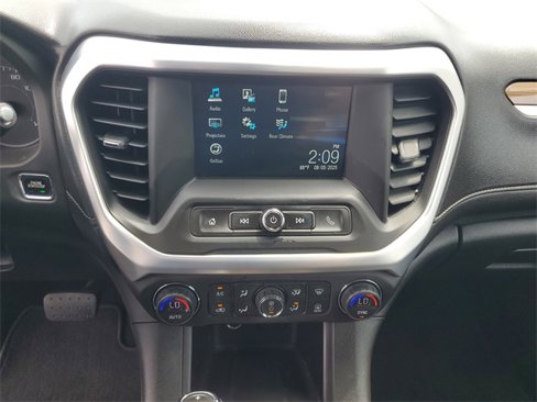 Used 2017 GMC Acadia SLE image 23