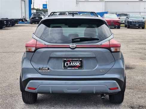 Used 2022 Nissan Kicks SR image 6