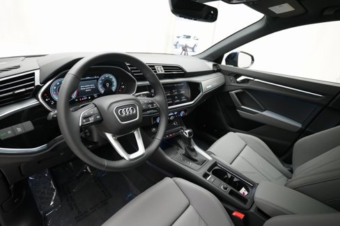 Used 2024 Audi Q3 2.0T Premium Plus w/ Premium Plus Package image 8
