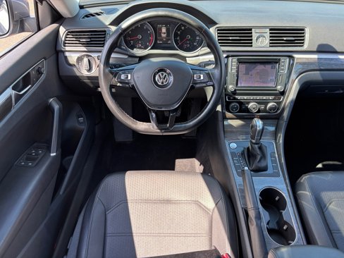 Used 2017 Volkswagen Passat 1.8T SE image 8