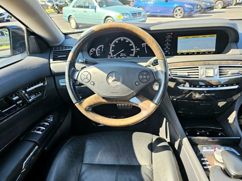 Used 2011 Mercedes-Benz CL 550 4MATIC image 30