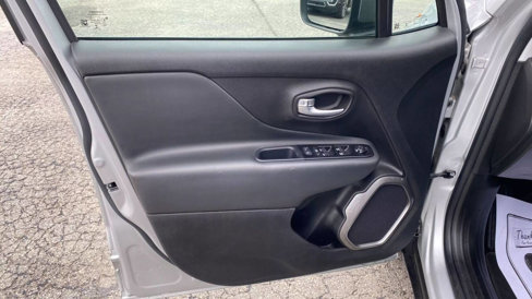 Used 2020 Jeep Renegade Limited w/ UConnect 8.4 Nav Group image 13