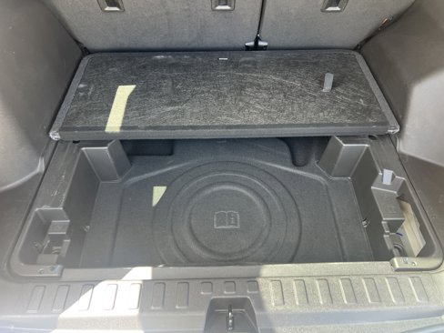 Used 2024 GMC Terrain SLE image 24