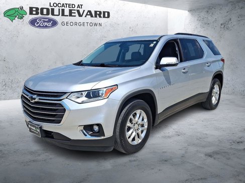 Used 2020 Chevrolet Traverse LT image 2