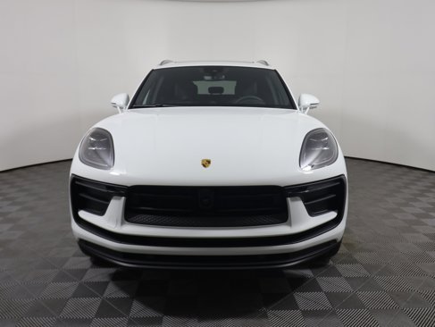New 2024 Porsche Macan image 10