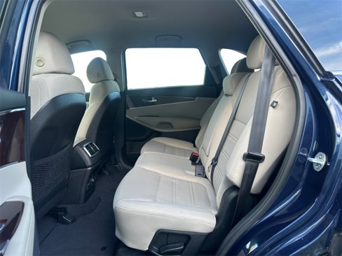 Used 2018 Kia Sorento L image 14