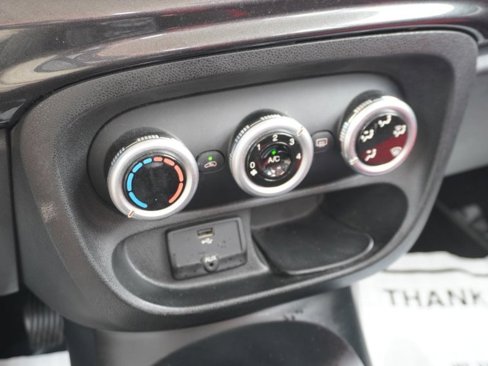 Used 2014 FIAT 500L Pop image 44
