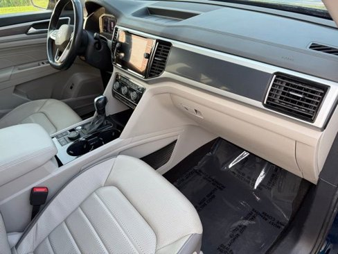 Used 2022 Volkswagen Atlas SEL Premium image 15