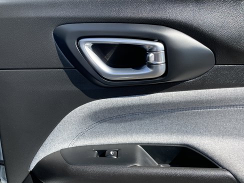 Certified 2024 Jeep Compass Latitude image 17