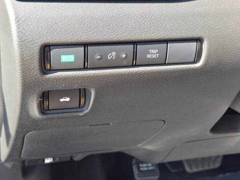 Used 2020 Nissan Sentra SV w/ SV Premium Package image 25