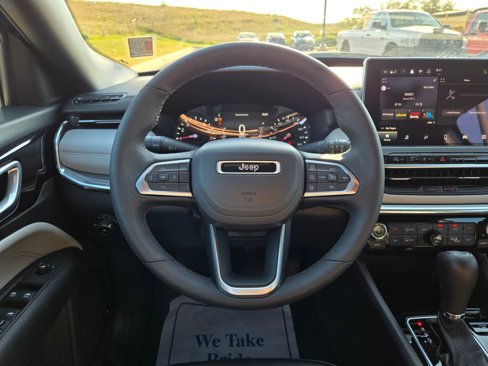 Used 2024 Jeep Compass Limited image 19