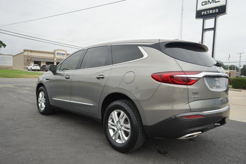 Used 2018 Buick Enclave Essence image 3