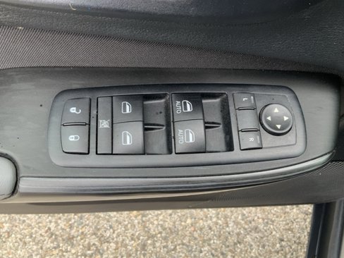 Used 2014 Jeep Cherokee Latitude w/ Comfort/Convenience Group image 20