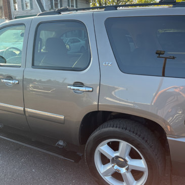 Used 2012 Chevrolet Tahoe LTZ image 10