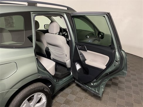 Used 2015 Subaru Forester 2.5i Premium image 33