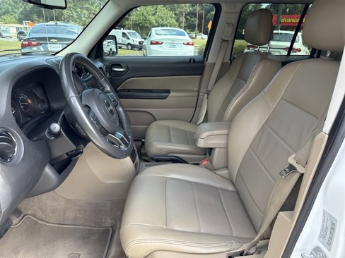 Used 2017 Jeep Patriot High Altitude image 9