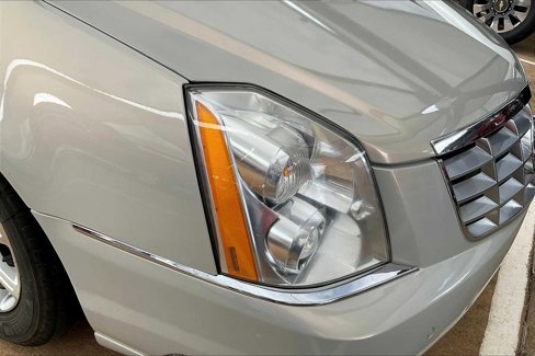 Used 2008 Cadillac DTS w/ Trunk Convenience Package image 24