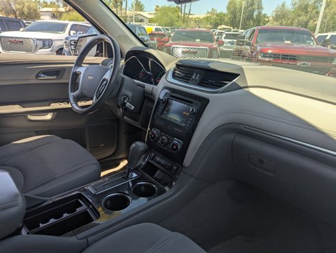 Used 2017 Chevrolet Traverse LT image 9