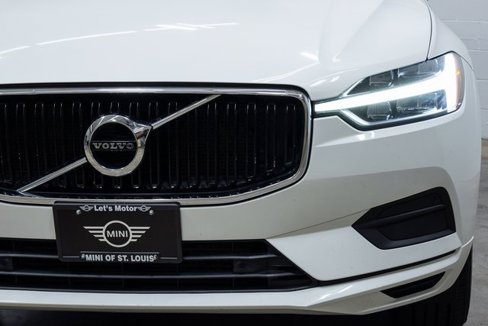 Used 2020 Volvo XC60 T6 Momentum image 7