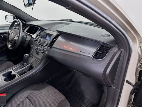 Used 2018 Ford Taurus SEL image 26