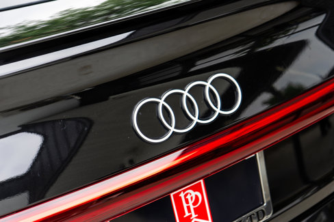 Used 2024 Audi Q8 e-tron Prestige w/ Prestige Package image 8