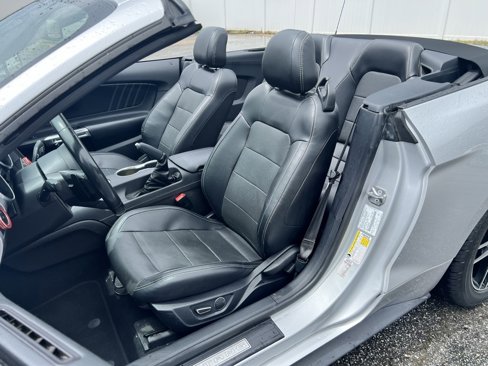 Used 2019 Ford Mustang Premium image 18