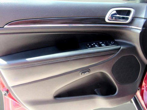 Used 2020 Jeep Grand Cherokee Limited image 14