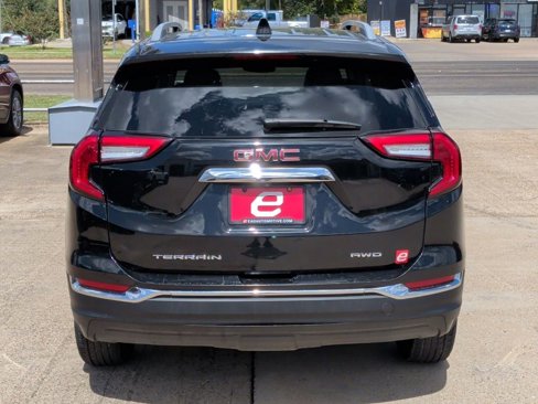 Used 2023 GMC Terrain SLT image 7