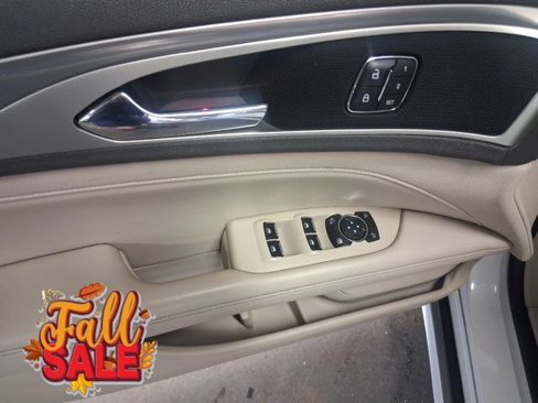 Used 2020 Lincoln MKZ w/ Convenience Package image 8