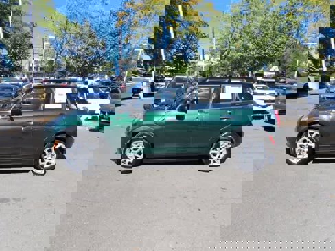 Used 2019 MINI Cooper 4-Door Hardtop image 3