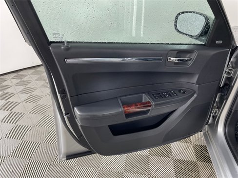 Used 2008 Chrysler 300 Limited image 17
