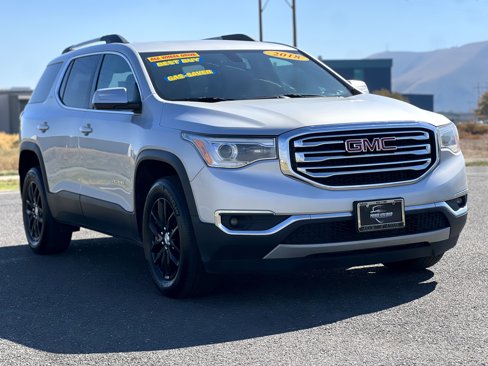 Used 2018 GMC Acadia SLT w/ LPO, Floor Liner Package image 3