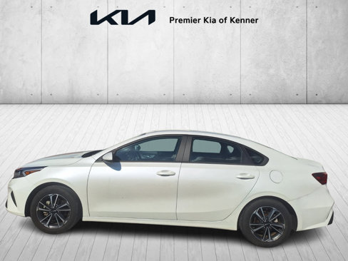 Used 2023 Kia Forte LXS image 2