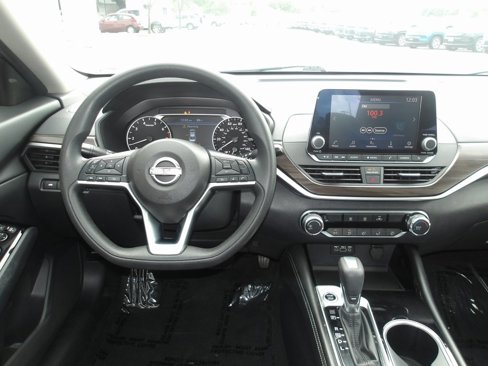 Used 2023 Nissan Altima 2.5 SV image 11